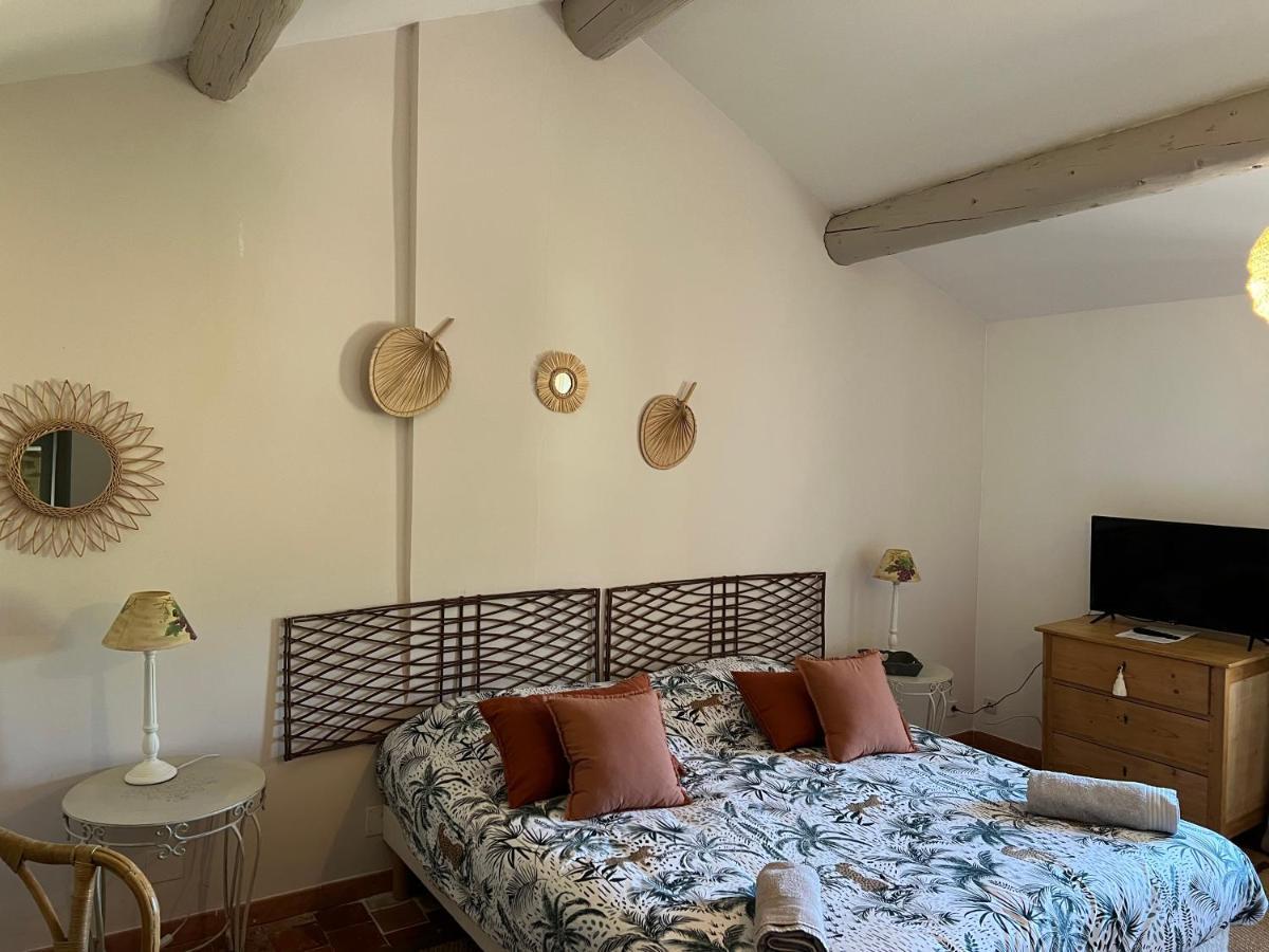 ホテル Domaine La Condamine Crillon Le Brave エクステリア 写真